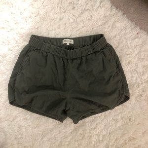 MADEWELL army green shorts (S)